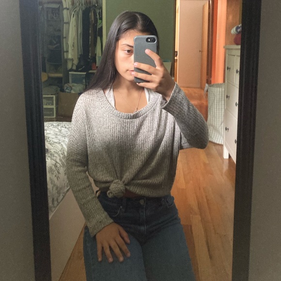 FALL SALE 🍂 Grey lightweight knit sweater - Picture 5 of 5